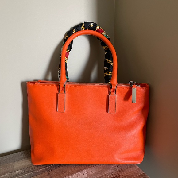 Calvin Klein Orange medium sized Tote bag - Picture 8 of 16